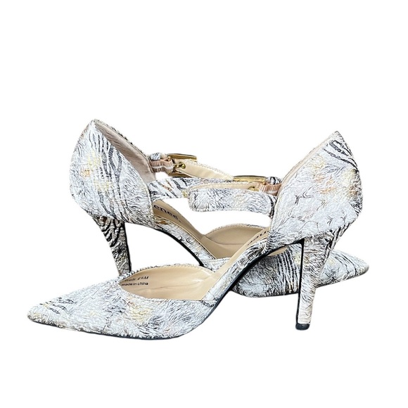 J.Renee Textured Gold Foil Detailed Heels w Crystal Adorned Buckle - Picture 6 of 10